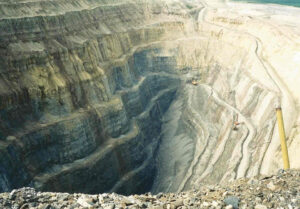 Diamond_mine_Aykhal