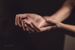 외계인손 증후군 이미지