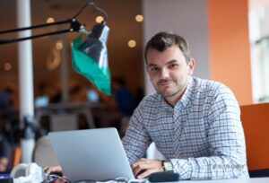 쁘띠부르주아 이미지 스타트업 창업자 이미지