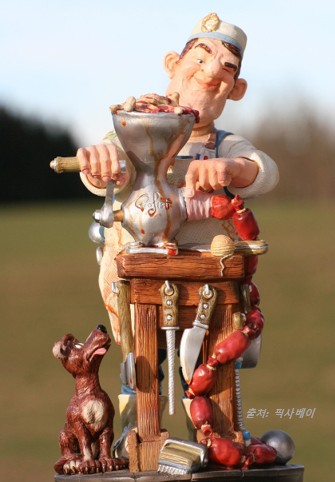 소시지를 만드는 과정 캐리커처