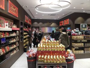 헝가리 부다페스트에 있는 린트 전문 매장