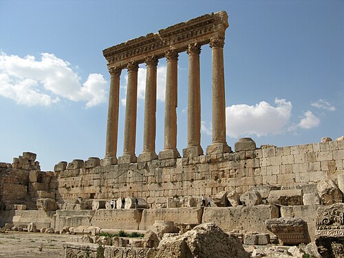 레바논 바알베크의 신전 유적은 유네스코 세계유산으로 지정되어 있다.